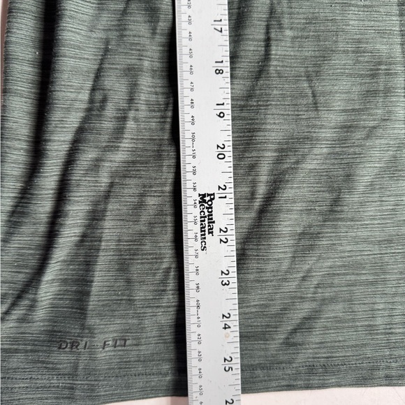 Nike Dri-Fit Shirt Size LG - Picture 3 of 3